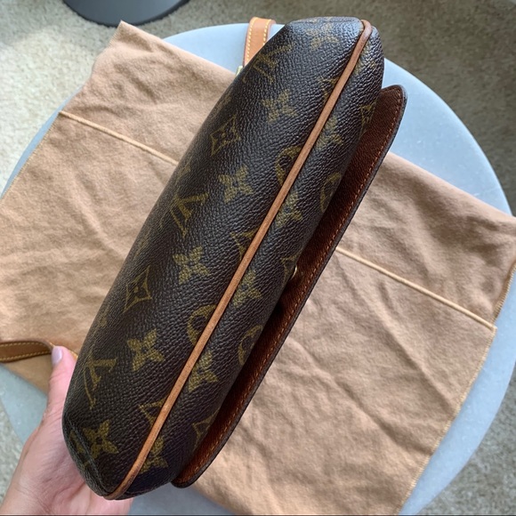 Louis Vuitton Tango Musette Long Strap - Picture 7 of 11